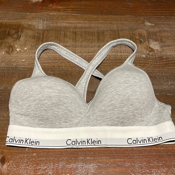 Calvin Klein woman’s sports bra new - Picture 1 of 3